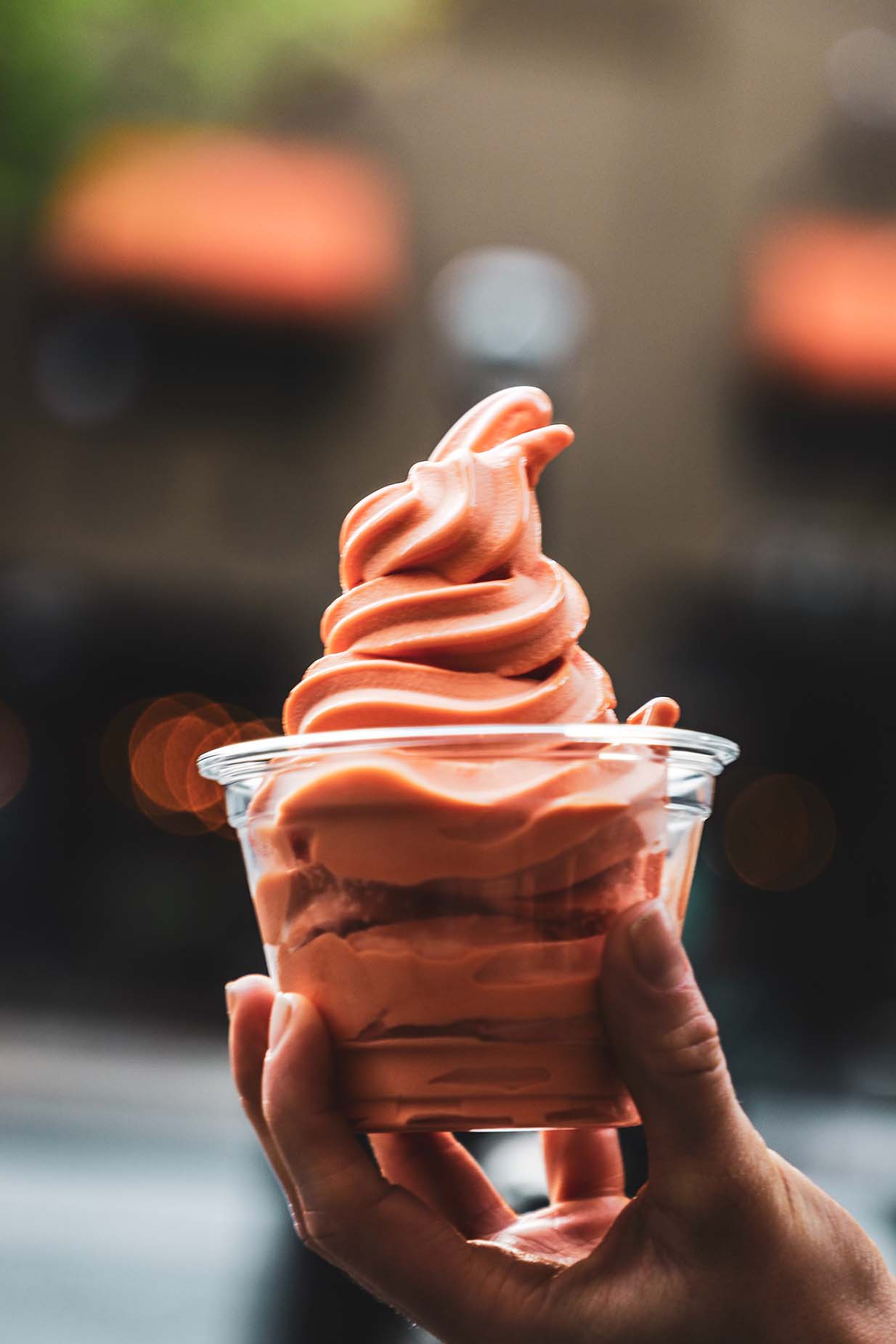 Glace à l'italienne de couleur rose